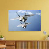 Twee F-22-Raptors vliegen over de Stille Oceaan Canvas Afdruk (Insitu (Woonkamer))