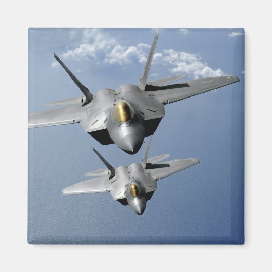 Twee F-22-Raptors vliegen over de Stille Oceaan Magneet (Voorkant)