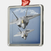 Twee F-22-Raptors vliegen over de Stille Oceaan Metalen Ornament (Links)
