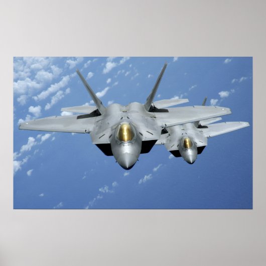 Twee F-22-Raptors vliegen over de Stille Oceaan Poster (Voorkant)