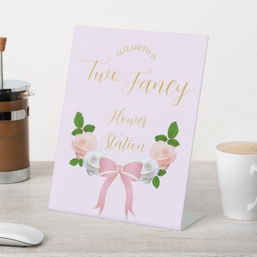 Twee Fancy Boog Bloemen Verjaardag Reclamebord Met Voetstuk (Insitu)