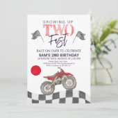 Twee Fast Birthday Dirt bike thema Uitnodiging. Kaart (Staand voorkant)
