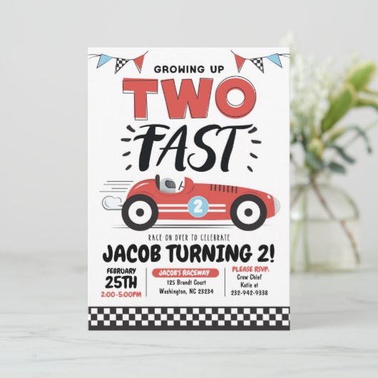 Twee Fast Race Car 2e verjaardag Uitnodiging (Staand voorkant)