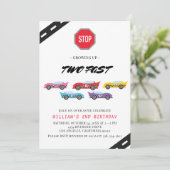 Twee Fast Race Car 2e verjaardag Uitnodiging (Staand voorkant)