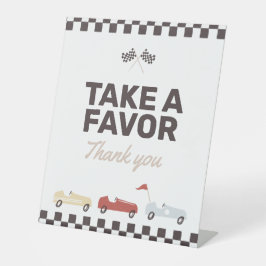 Twee Fast Race Car Birthday Party Favor Reclamebord Met Voetstuk