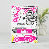 Twee Fast Race Car meisjes 2e Verjaardag Party roz Kaart (Staand voorkant)