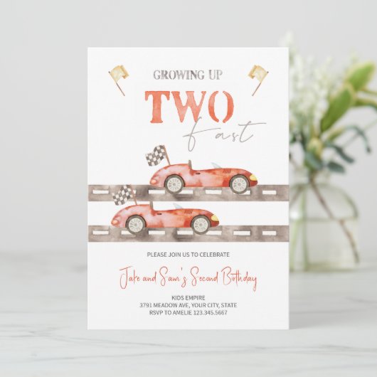 TWEE Fast Race Car Twins Verjaardag uitnodiging (Staand voorkant)