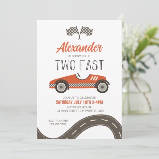 Twee Fast Red Race Car Birthday-uitnodigingen Kaart (Staand voorkant)