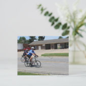 Twee fietsers in Burlington, Iowa Briefkaart (Staand voorkant)