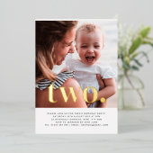 Twee foto eerste verjaardag goud folie uitnodiging (Staand Voorkant)