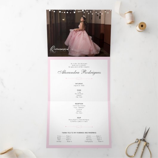Twee foto-roze Silhouette met Moon Quinceanera Drieluik Uitnodiging (Binnen)