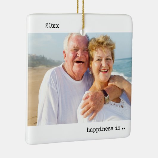 Twee fotogeluk wordt samen minimalistisch keramisch ornament (Rechts)