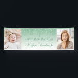 Twee foto's groen uitlijnen Glitter 30th Birthday Spandoek<br><div class="desc">Welkom gasten met deze chic, glamoureus fotobanner op 30ste verjaardag, met een dun groene faux glitter drip border en groene ombre background. Vervang gemakkelijk de twee afbeeldingen van de steekproef met foto's van de gast van eer. Personaliseer het met haar naam in groen handschrift manuscript onder de woorden "Happy 30th...</div>