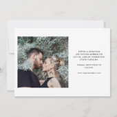 Twee foto's met modern schrift save the date (Achterkant)