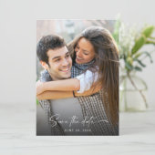 Twee foto's waarop de datum wordt opgeslagen save the date (Staand voorkant)