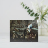 Twee foto's | We bonden de knoop handgeschreven sc Aankondigingskaart (Staand voorkant)