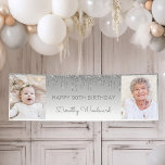 Twee foto's Zilverdrifder Glitter 90th Birthday Spandoek<br><div class="desc">Welkom gasten met deze chic, glamoureuze 90ste verjaardagsfeestfotobanner, met een dunne zilveren faux glitter drip border en een zilveren ombre achtergrond. Vervang gemakkelijk de twee afbeeldingen van de steekproef met foto's van de gast van eer. Pas het met haar naam in het grijze handschrift onder de woorden "Happy 90th Birthday"...</div>