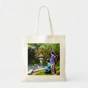 Twee Geisha die Ducks  Oude Japan bekijkt Tote Bag