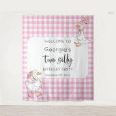 Twee Gekke Goose Roze 2e Verjaardag Welkom Achterg Wandkleed (Voorkant)