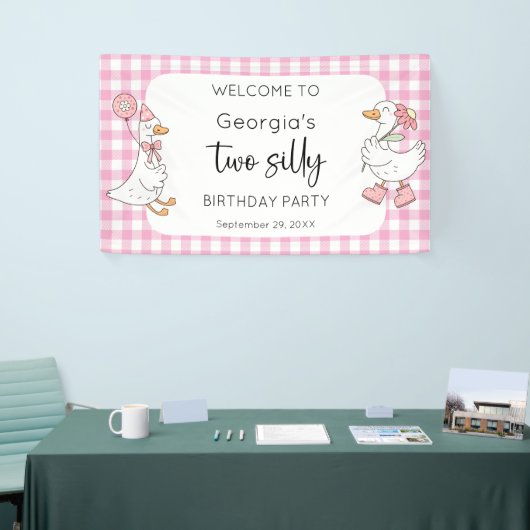 Twee Gekke Goose Roze 2e Verjaardag Welkom Spandoek (Beurs)