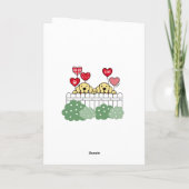 Twee gele labradors die Valentijn bekijken Feestdagen Kaart (Achterkant)