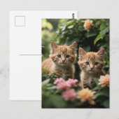 Twee gember Kittens die een weelderige tuin verken Briefkaart (Voorkant / Achterkant)