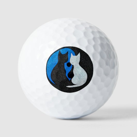 Twee gestileerde katten golfballen (Voorkant)