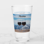 Twee glazen rode wijn tegen bergen (Achterkant)