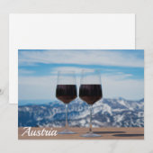 Twee glazen rode wijn tegen bergen (Voorkant / Achterkant)