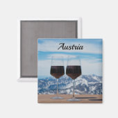 Twee glazen rode wijn tegen bergen magneet (Voorkant / Achterkant)