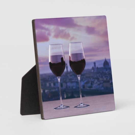 Twee glazen rode wijn tegen de achtergrond van Flo Fotoplaat (Voorkant)