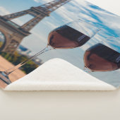 Twee glazen wijn met Eiffeltoren Sherpa Deken (3/4)