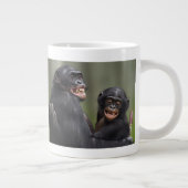 Twee glimlende bonobo's grote koffiekop (Rechts)
