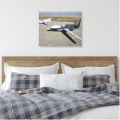 Twee Global Hawks parkeerden op een helling Canvas Afdruk (Insitu (Slaapkamer))