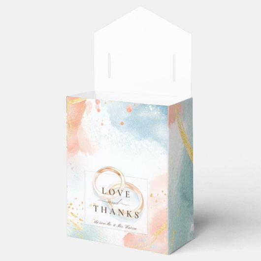 Twee gouden trouwringen bedankdoosjes (Geopend)