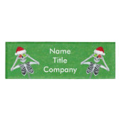 Twee Grappige Kerstskeletten Ornamenten Groen Naambadge (Voorkant)