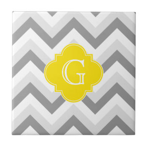 Twee grijze witte Chevron Geel Monogram Tegeltje
