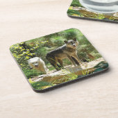 Twee grijze wolven in het bos bier onderzetter (Linkerzijde)