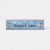 Twee grillige uilen kleurrijke veren blauwe cirkel bureau naambordje (Voorkant)