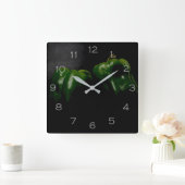 Twee Groene Peppers Grijze Nummers WCA Vierkante Klok (Huis)