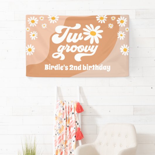 Twee Groovy 2de verjaardag van de Retro Daisy Welk Spandoek (Insitu)