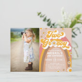 Twee Groovy 2e verjaardag Fotouitnodiging Kaart (Staand voorkant)