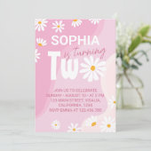 Twee Groovy Daisy 2e Verjaardag uitnodiging (Staand voorkant)