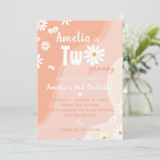 Twee Groovy Daisy 2e Verjaardag uitnodiging (Staand voorkant)