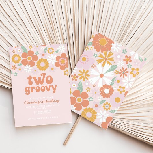 Twee Groovy Retro Bloem Uitnodiging voor eerste ve