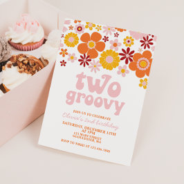 Twee groovy retro bloemige uitnodigingen voor de 2