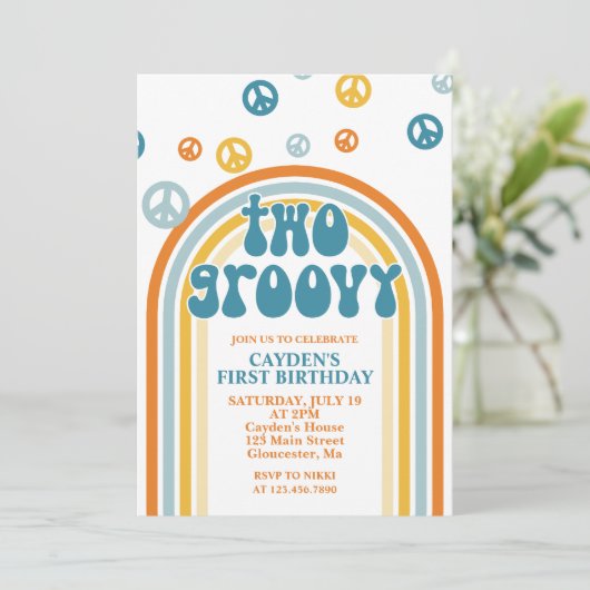 Twee Groovy Retro Boy 2e verjaardag Uitnodiging (Staand voorkant)