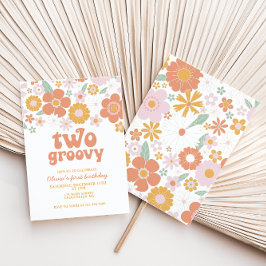 Twee Groovy Retro Floral eerste verjaardag Uitnodi Kaart