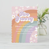 Twee Groovy Retro Rainbow 2e Birthday Uitnodiging (Staand voorkant)