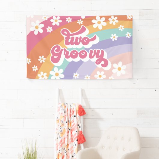 Twee Groovy Retro Rainbow 2e verjaardag Spandoek (Insitu)